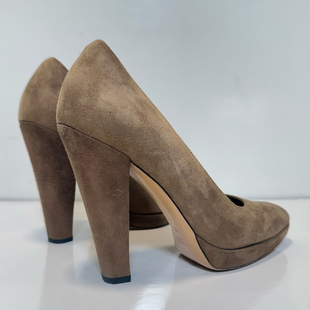 Gucci Pump - image 4